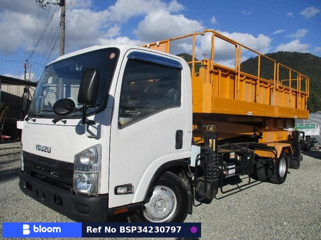 2015 Isuzu ELF Truck