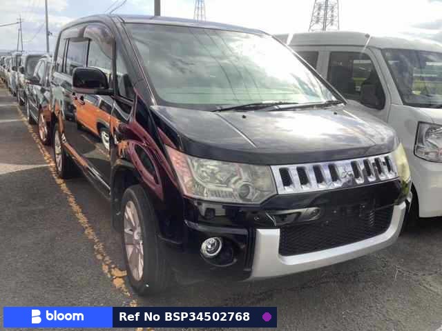 2011 Mitsubishi Delica D5