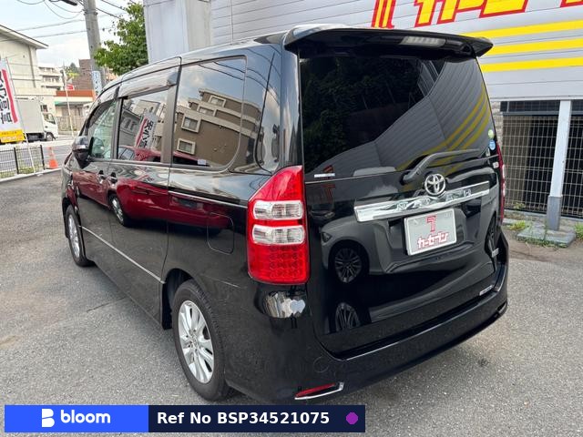 2011 Toyota Noah