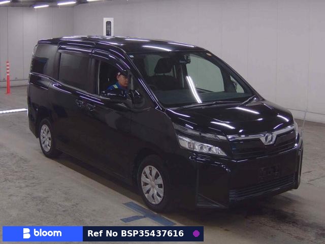 2017 Toyota Voxy