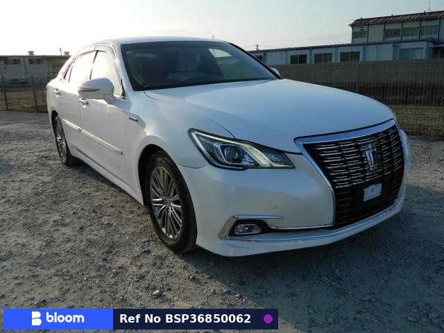 2015 Toyota Crown Hybrid