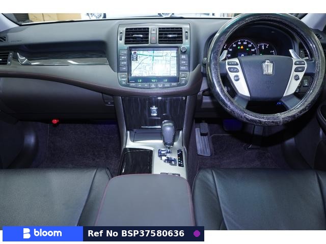 2012 Toyota Crown
