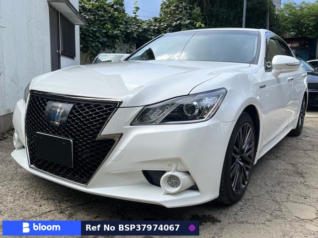 2015 Toyota Crown Hybrid