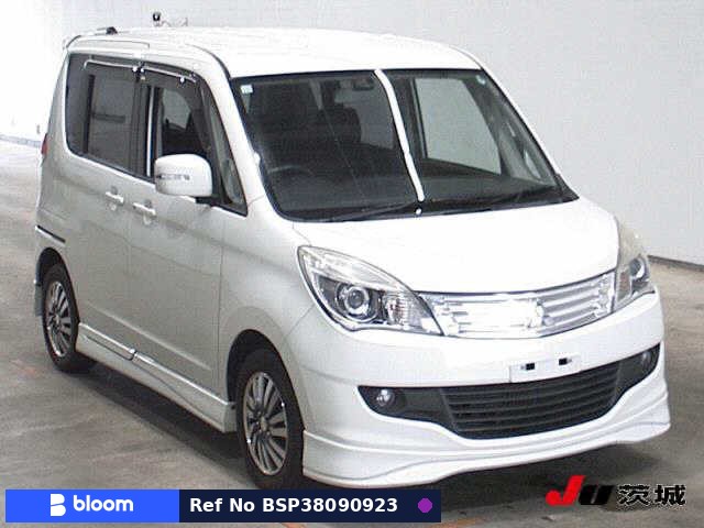 2011 Mitsubishi Delica D2