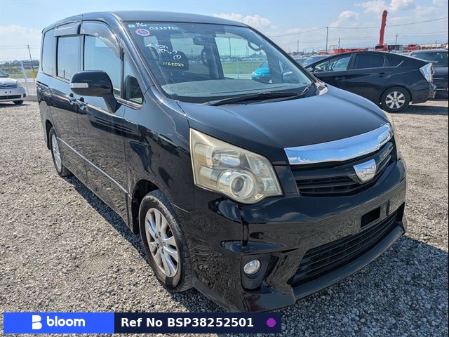 2010 Toyota Noah