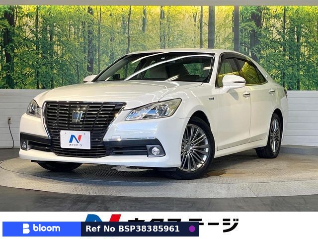 2013 Toyota Crown Hybrid