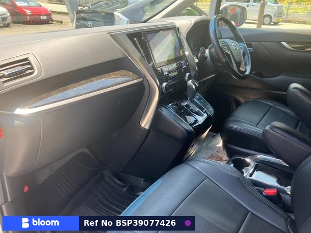2015 Toyota Vellfire