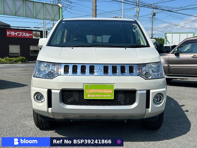 2017 Mitsubishi Delica D5