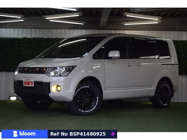 2017 Mitsubishi Delica D5