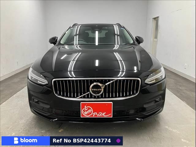 2022 Volvo V90