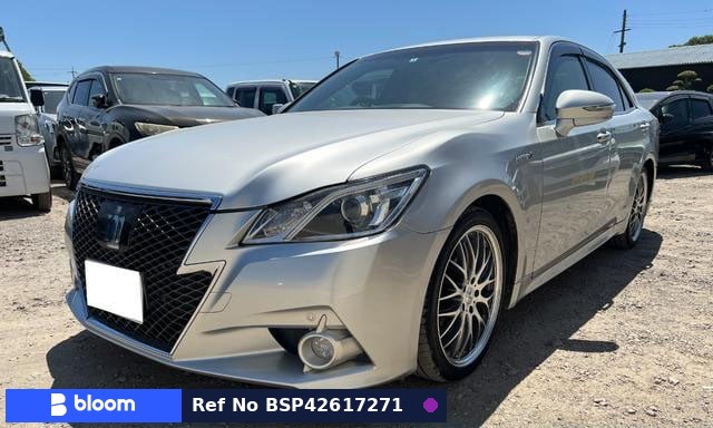 2013 Toyota Crown Hybrid