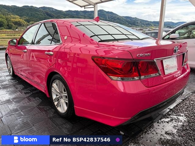2013 Toyota Crown Hybrid