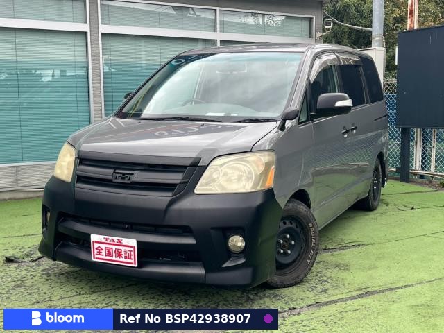 2005 Toyota Noah