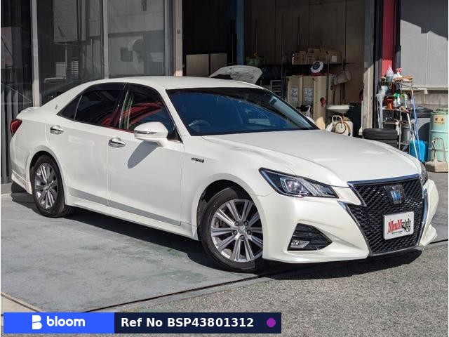 2015 Toyota Crown Hybrid