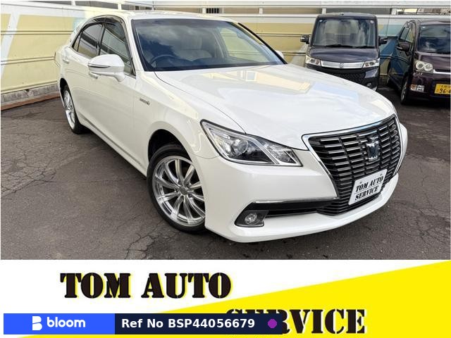 2014 Toyota Crown Hybrid