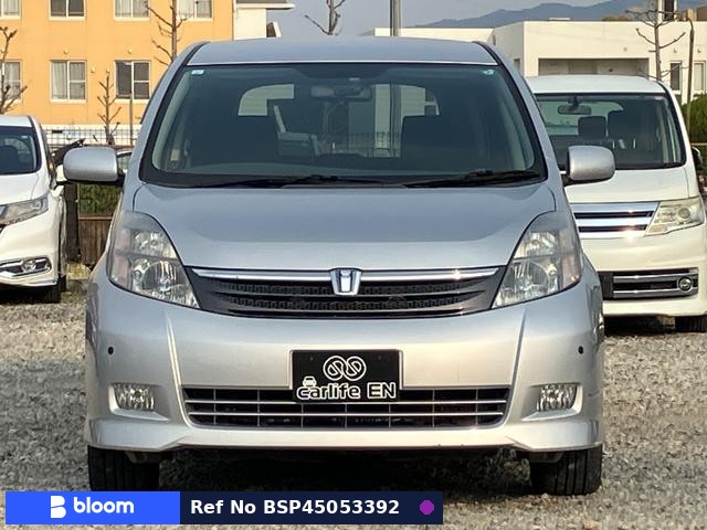 2005 Toyota Isis