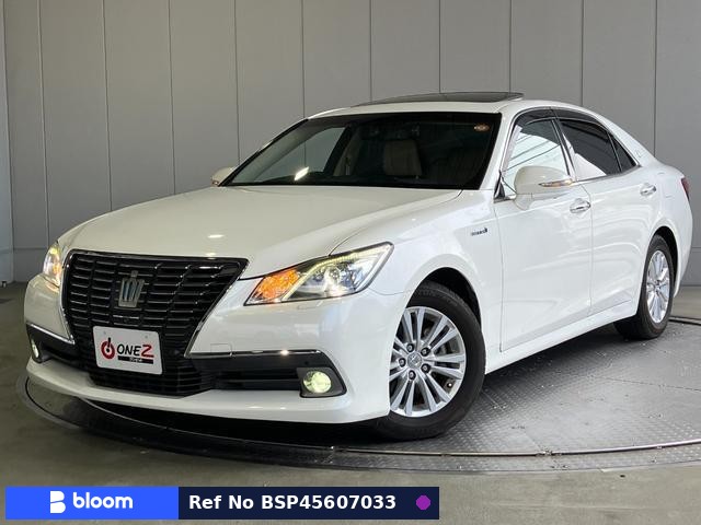 2014 Toyota Crown Hybrid