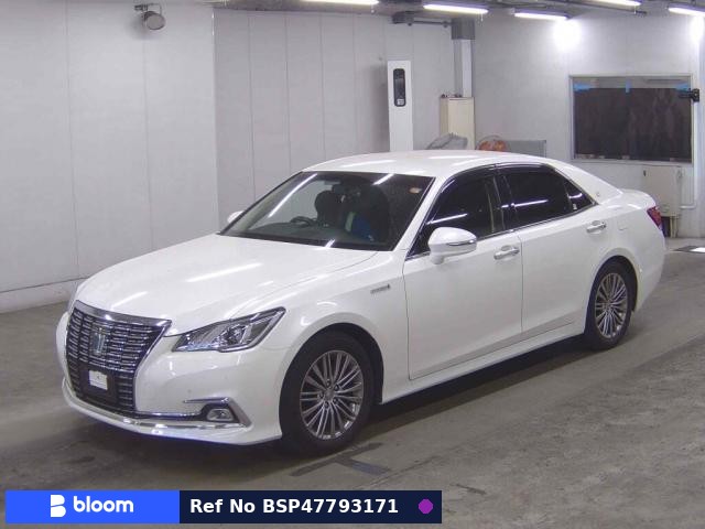 2016 Toyota Crown Hybrid
