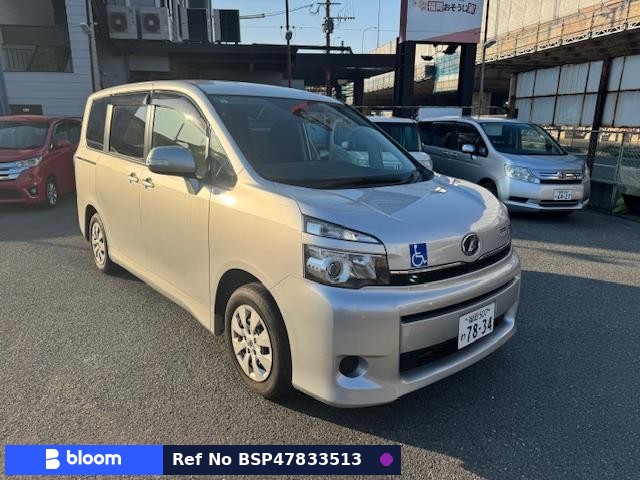 2012 Toyota Voxy