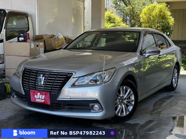 2014 Toyota Crown Hybrid