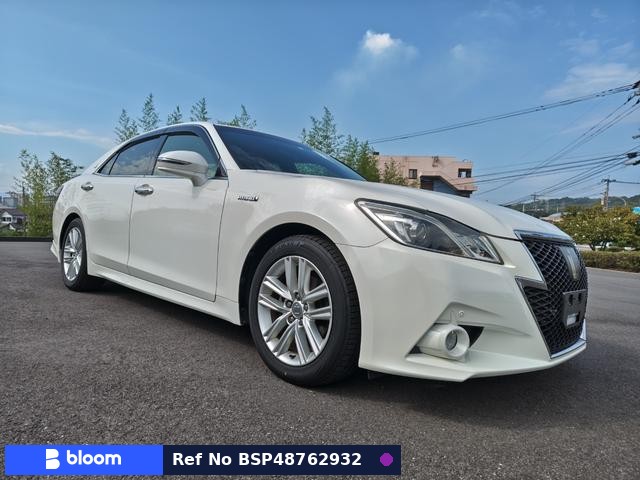 2013 Toyota Crown Hybrid