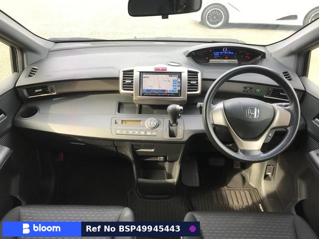 2012 Honda Freed Spike Hybrid