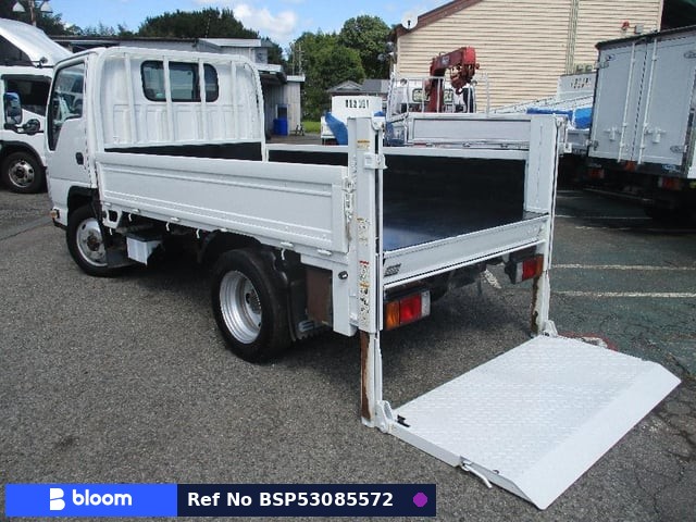 2016 Isuzu ELF Truck