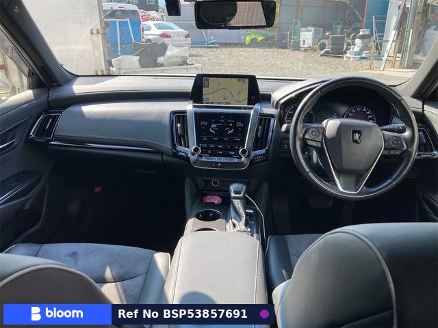 2018 Toyota Crown Hybrid