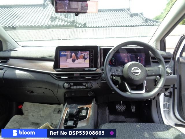 2022 Nissan Aura