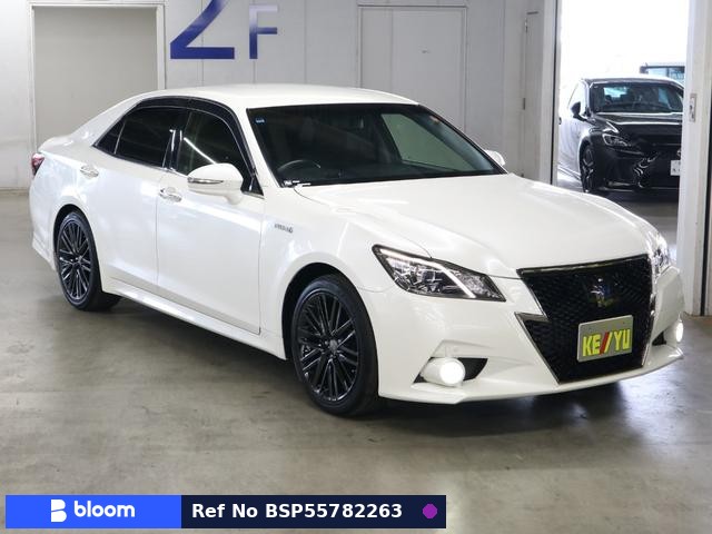 2014 Toyota Crown Hybrid