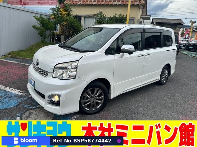 2013 Toyota Voxy