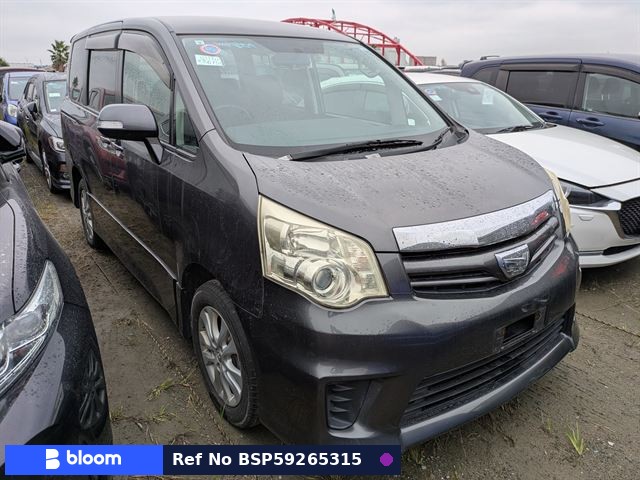 2010 Toyota Noah