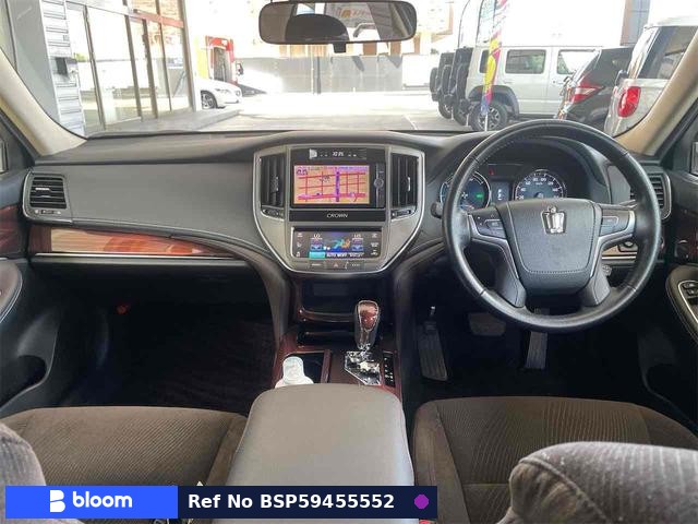 2013 Toyota Crown Hybrid