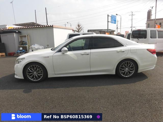 2014 Toyota Crown Hybrid