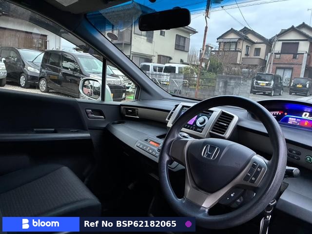 2012 Honda Freed Spike Hybrid