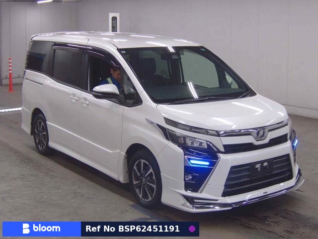 2017 Toyota Voxy