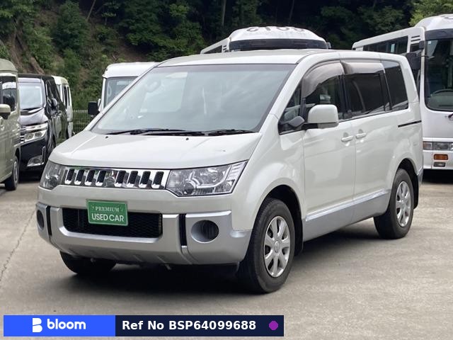 2012 Mitsubishi Delica D5