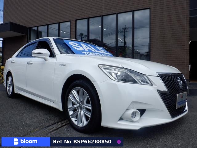 2013 Toyota Crown Hybrid