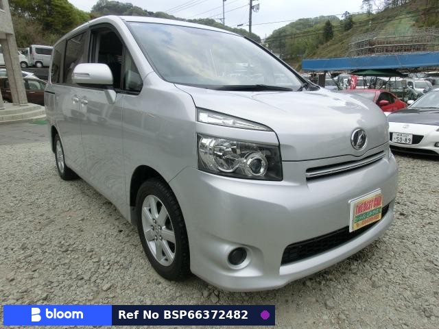2007 Toyota Voxy