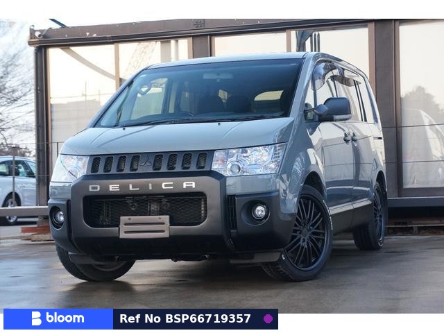 2011 Mitsubishi Delica D5