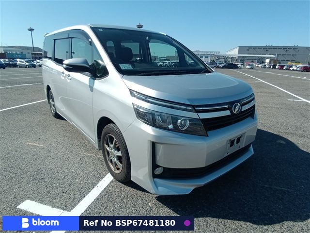 2015 Toyota Voxy