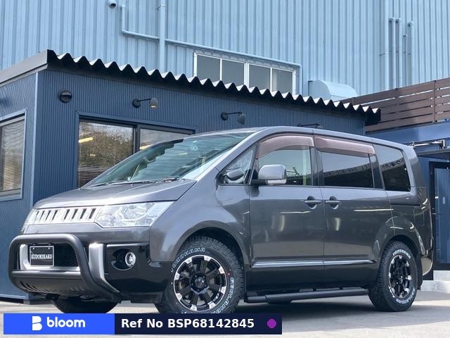 2012 Mitsubishi Delica D5
