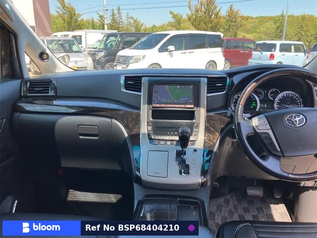 2013 Toyota Vellfire Hybrid