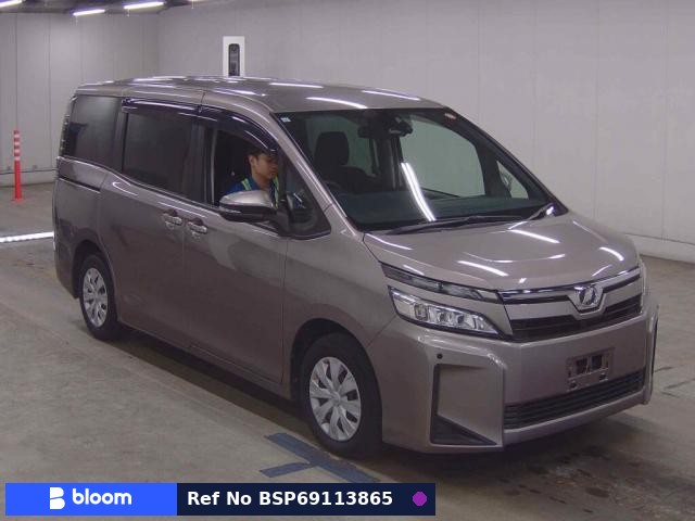 2017 Toyota Voxy