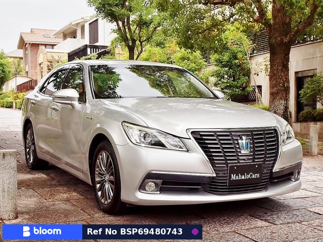 2013 Toyota Crown Hybrid