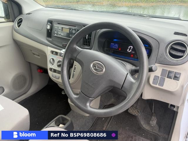 2013 Daihatsu Mira ES