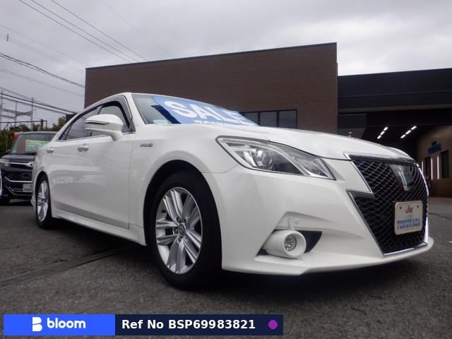 2014 Toyota Crown Hybrid