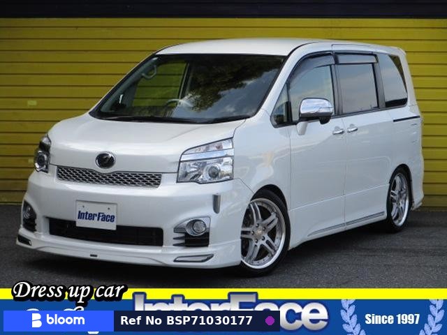 2013 Toyota Voxy