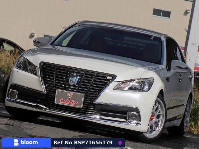 2014 Toyota Crown Hybrid