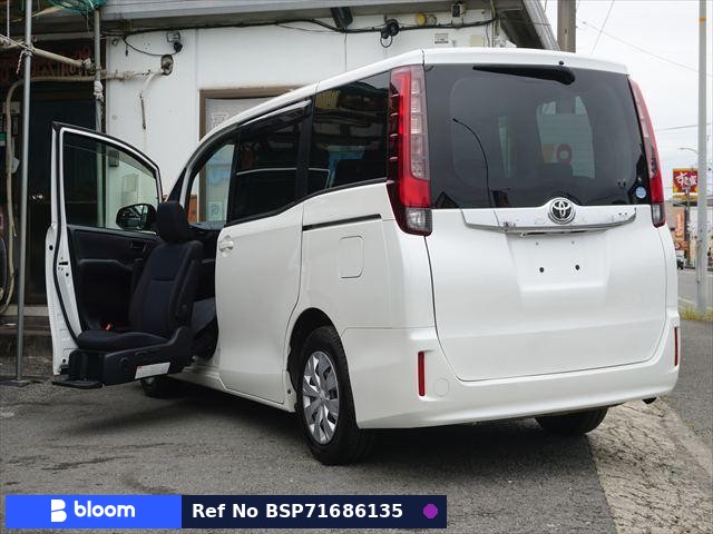 2014 Toyota Noah